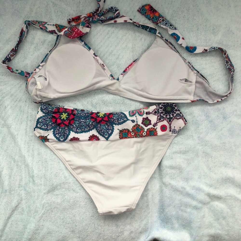 Colorful Patterned Bikini Set - Picture 2 of 4